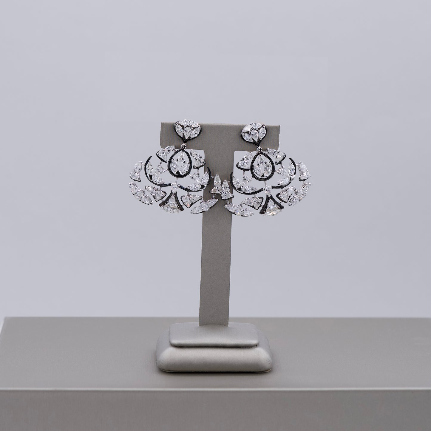 Etho Maria Black Ceramic / Diamond Earrings