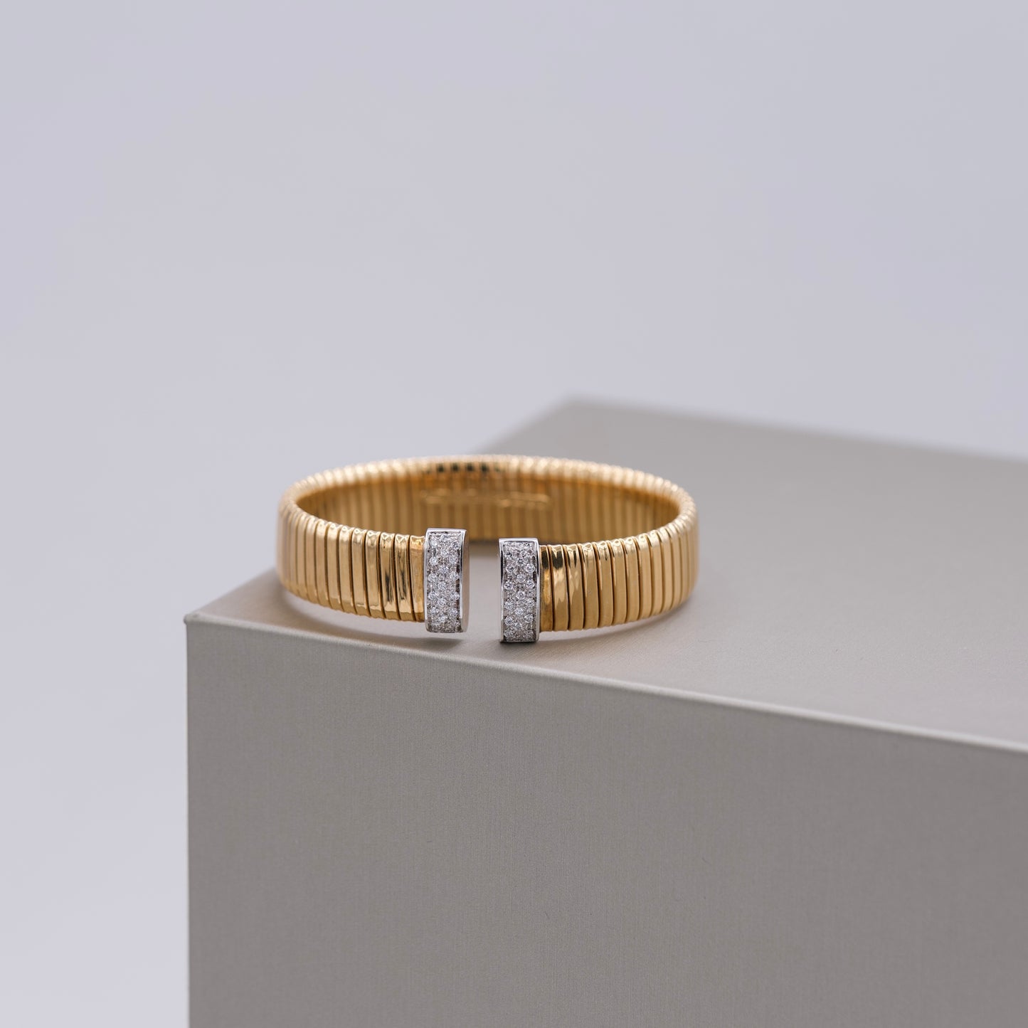 Tessitorre Yellow Gold Bangle