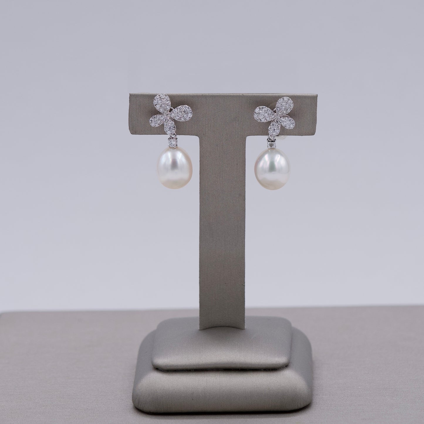 Butterfly Earrings With Pearls WG