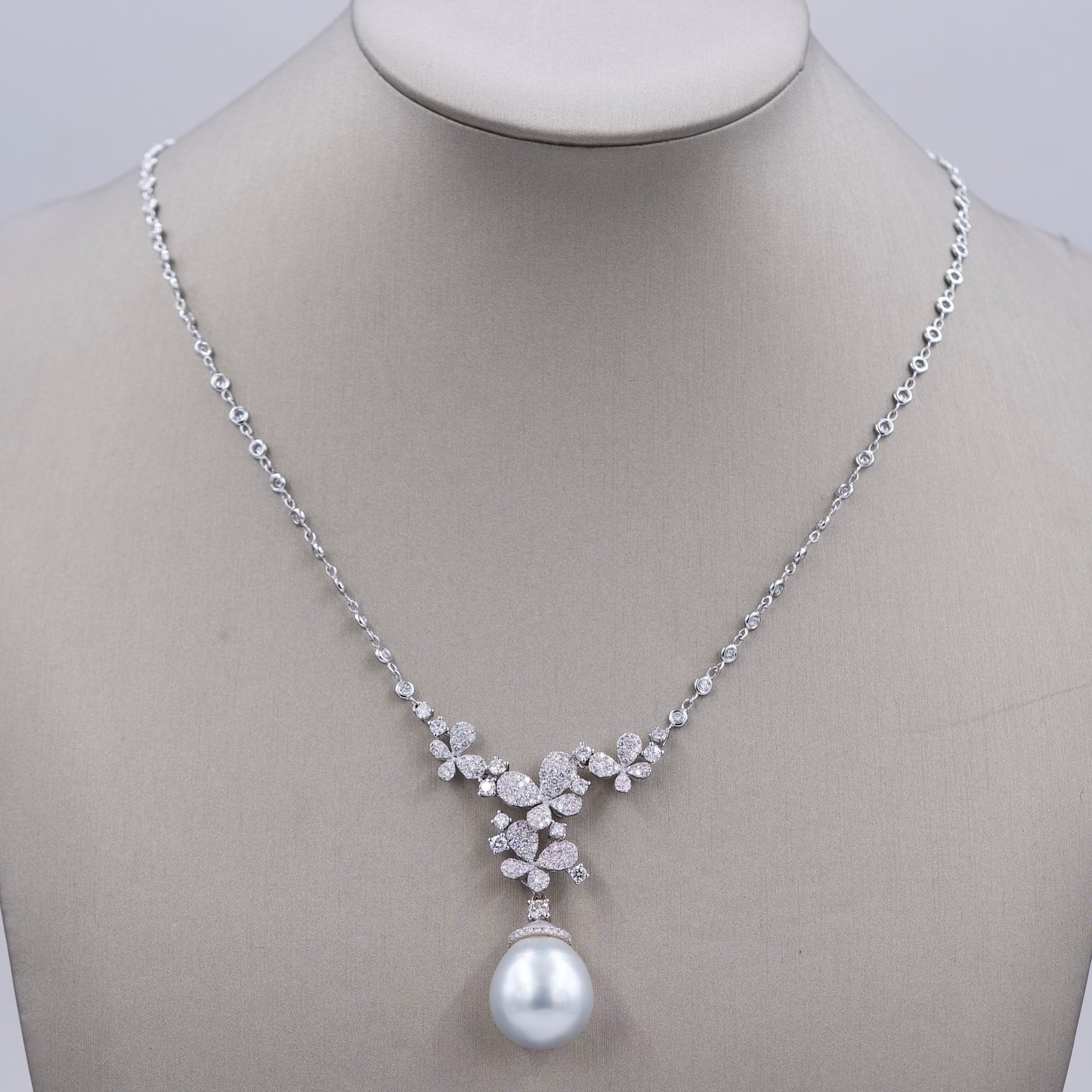 Butterfly Necklace With Pearl WG