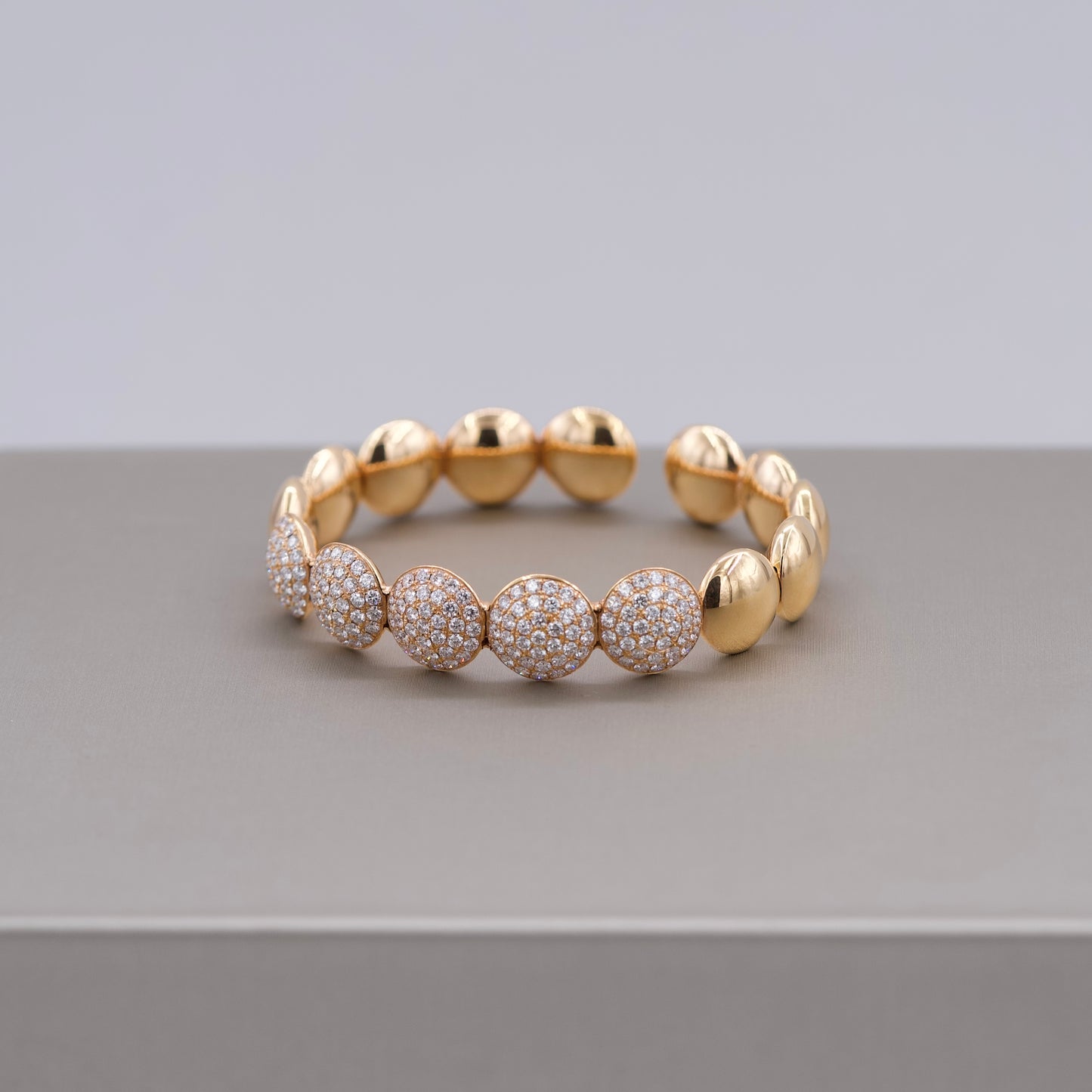 Damaso Yellow Gold Bangle