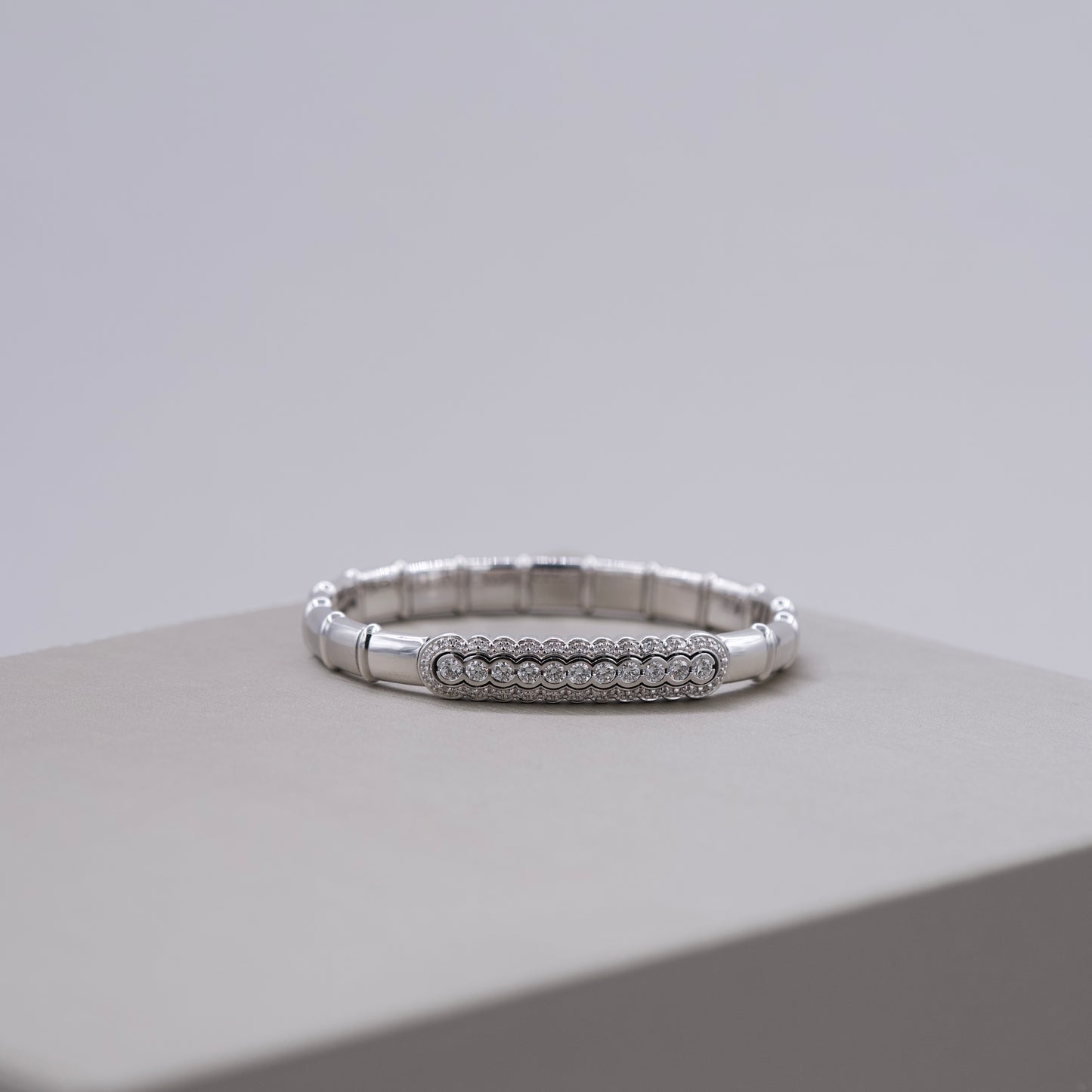 Damaso White Gold Bangle