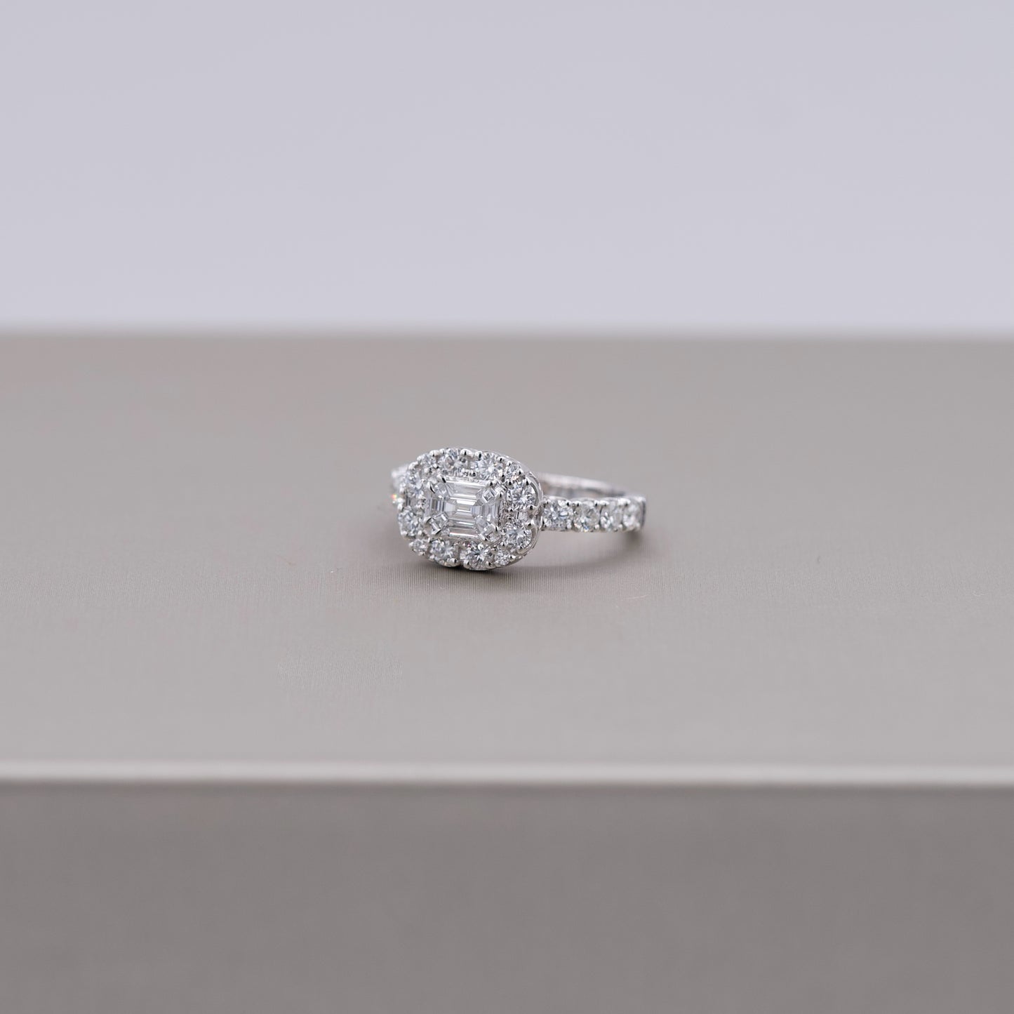 Damaso Diamond Ring