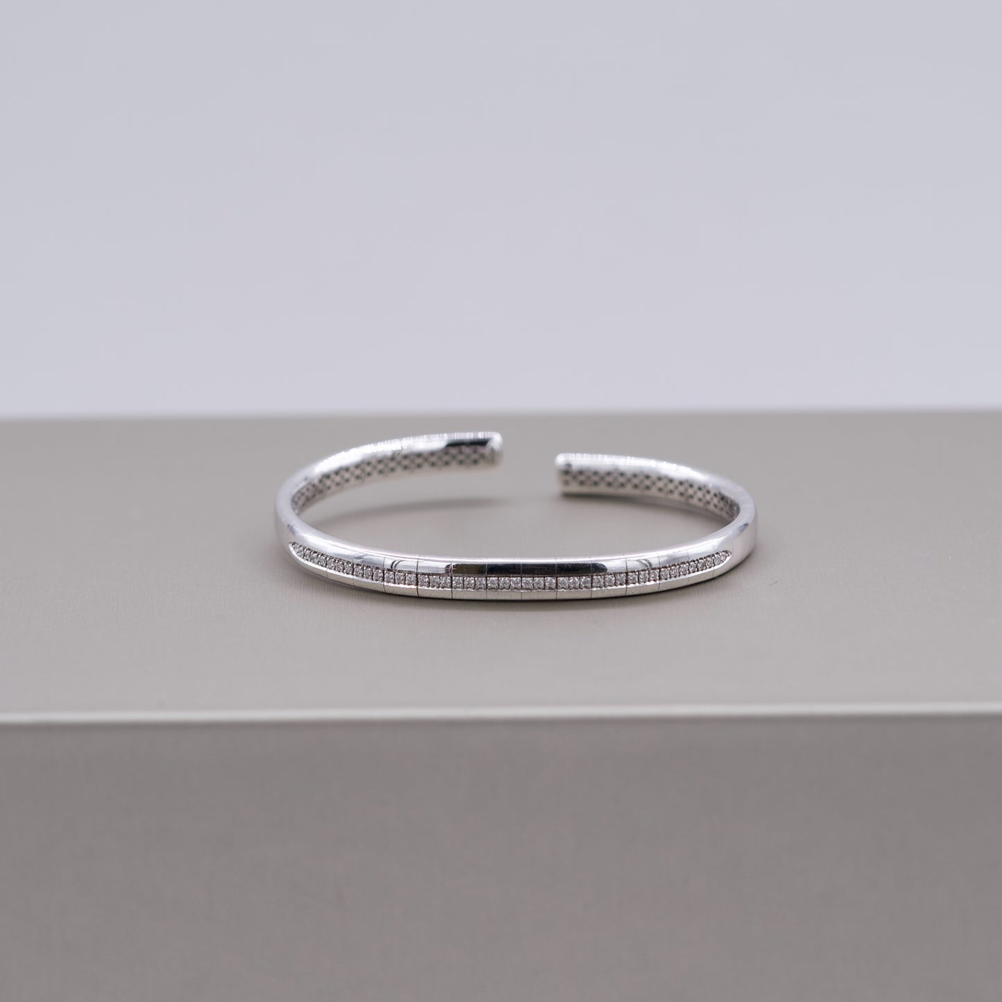 Damaso White Gold Bangle