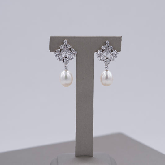 Princess Tiara Earrings With Pearl WG