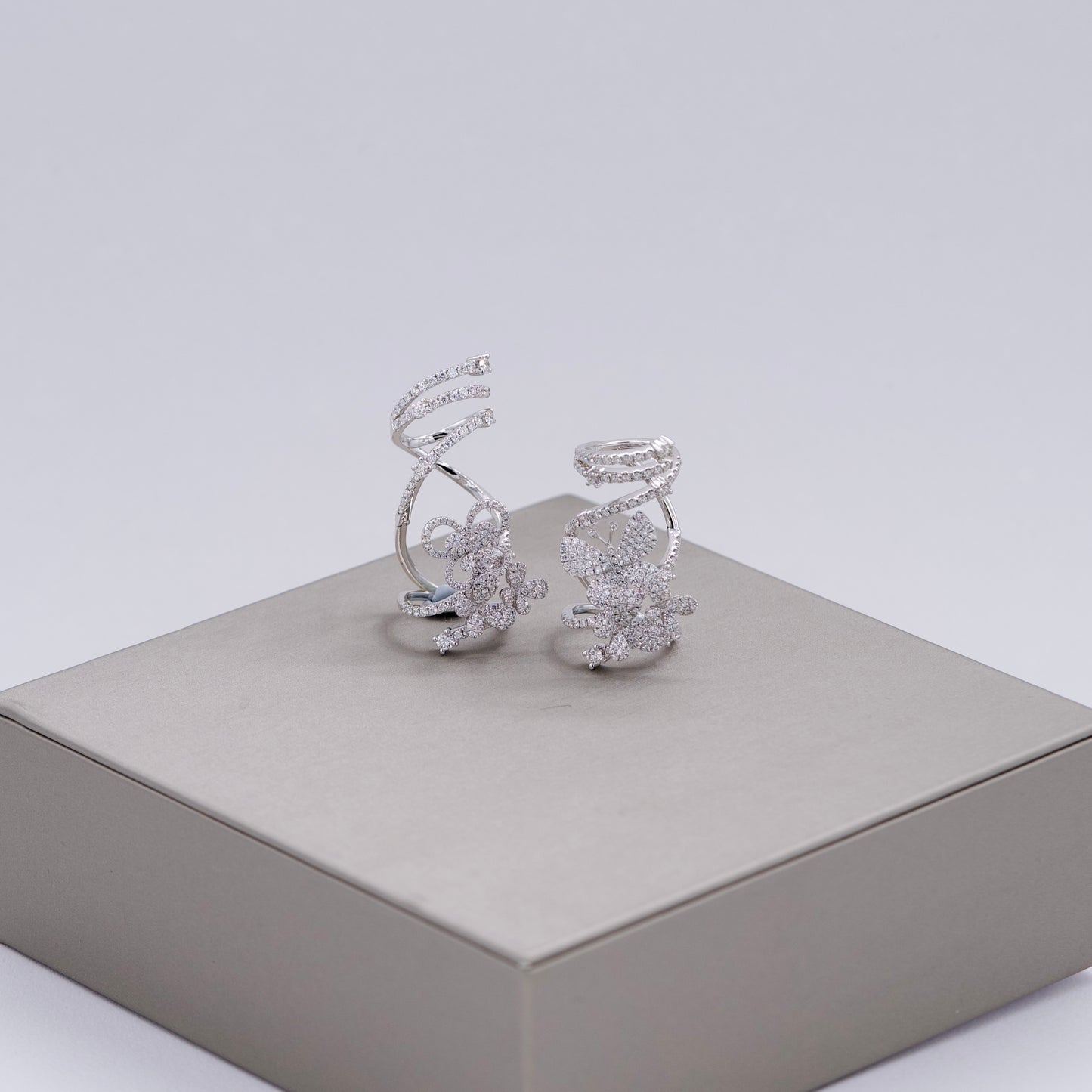 Short Butterfly Movement Ring WG